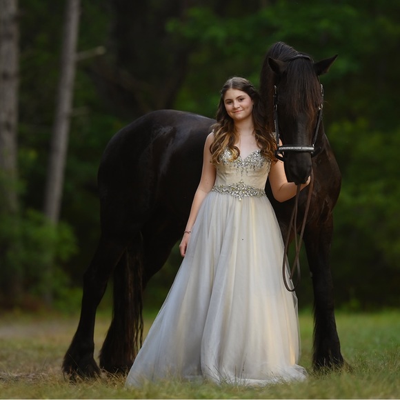 Meet your Posher, Kate - Picture 10 of 16